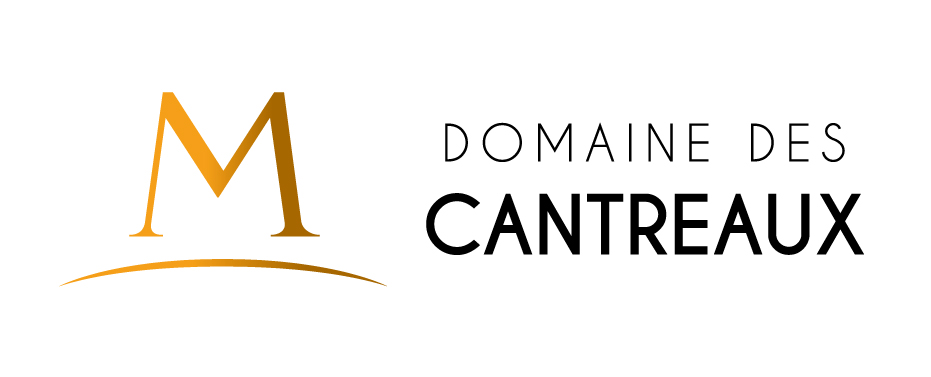 Logo du Domaine des Cantreaux à l'horizontal. Le symbole est en dégradé or et la typographie sans sérif du nom est en noir.